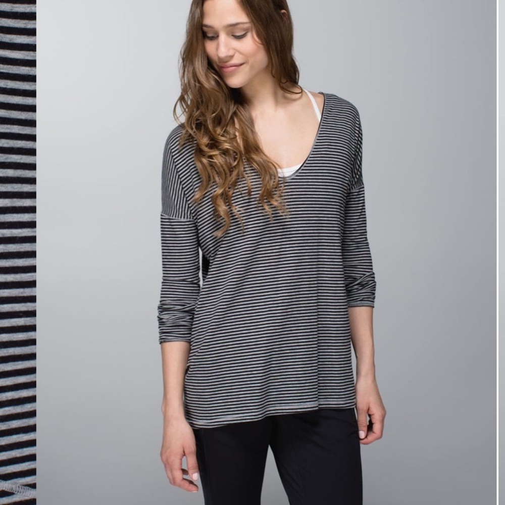 Lululemon flip your dog long sleeve